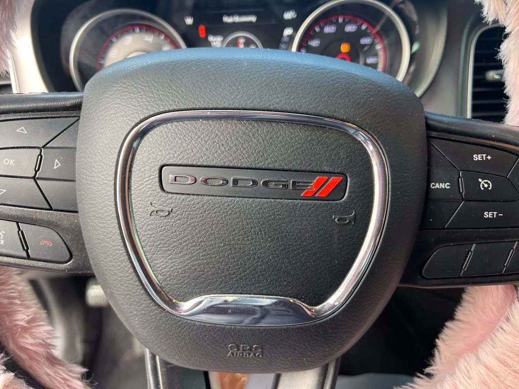 Used 2020 Dodge Charger SXT RWD image 11