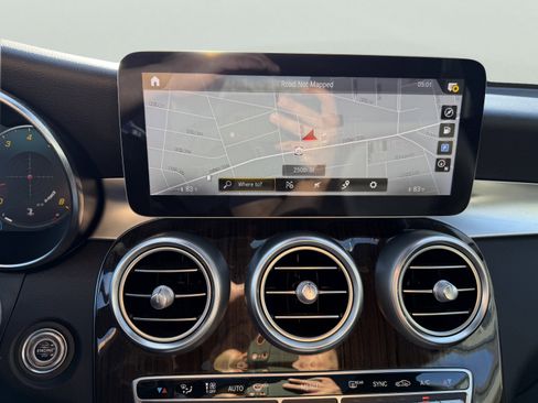 Used 2020 Mercedes-Benz GLC 300 4MATIC image 32