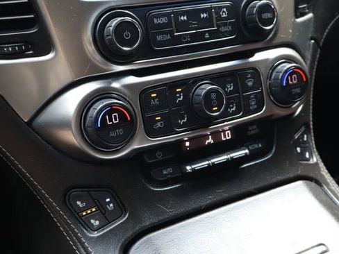Used 2019 Chevrolet Tahoe Premier w/ Premier Plus Edition RWD image 29