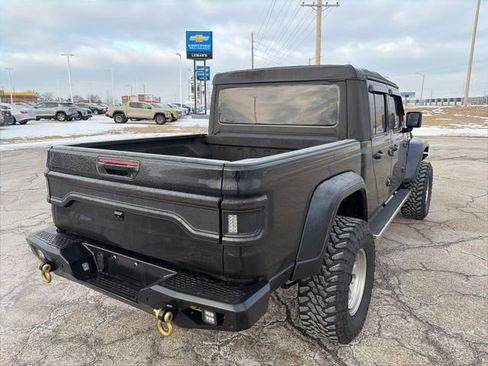 Used 2023 Jeep Gladiator Sport image 5