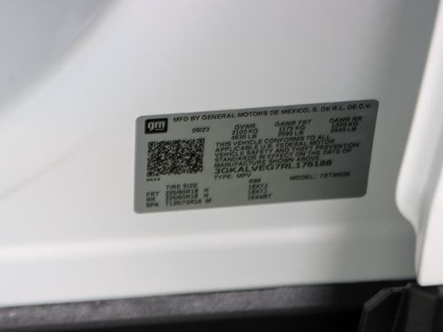 Used 2024 GMC Terrain SLT AWD/4WD image 32