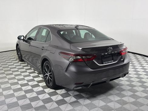 Used 2022 Toyota Camry SE FWD image 7
