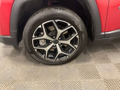 Used 2025 Jeep Compass Limited image 18