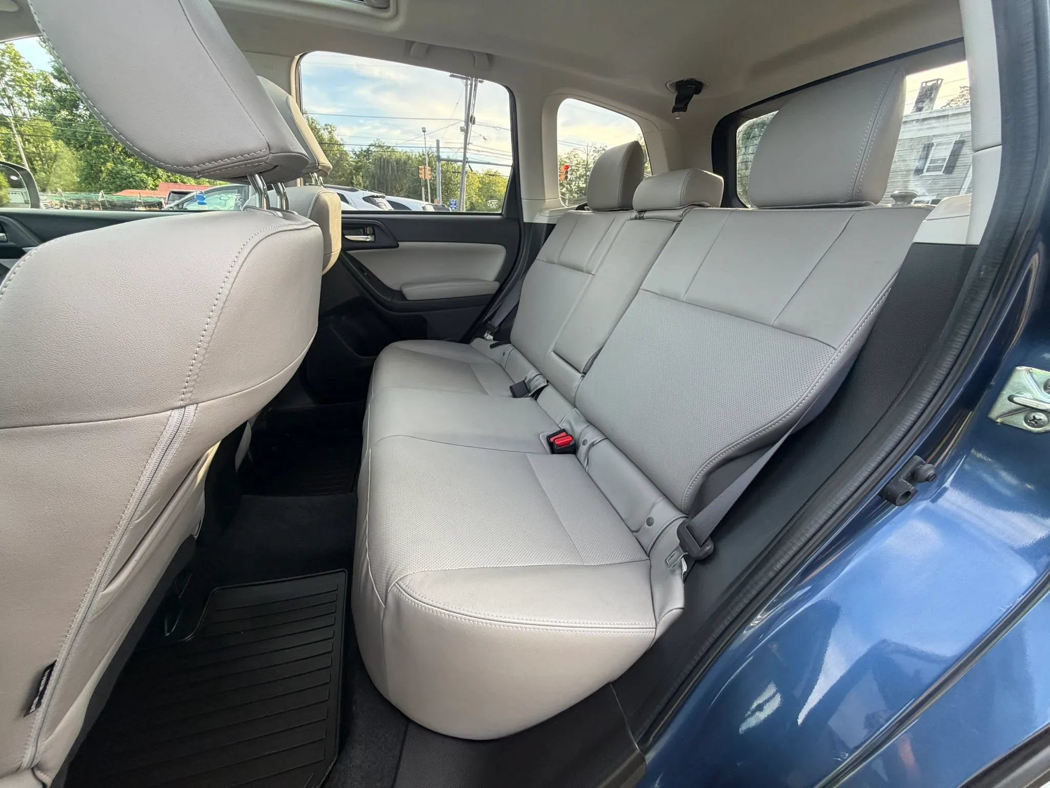Used 2014 Subaru Forester 2.5i Limited AWD/4WD image 16