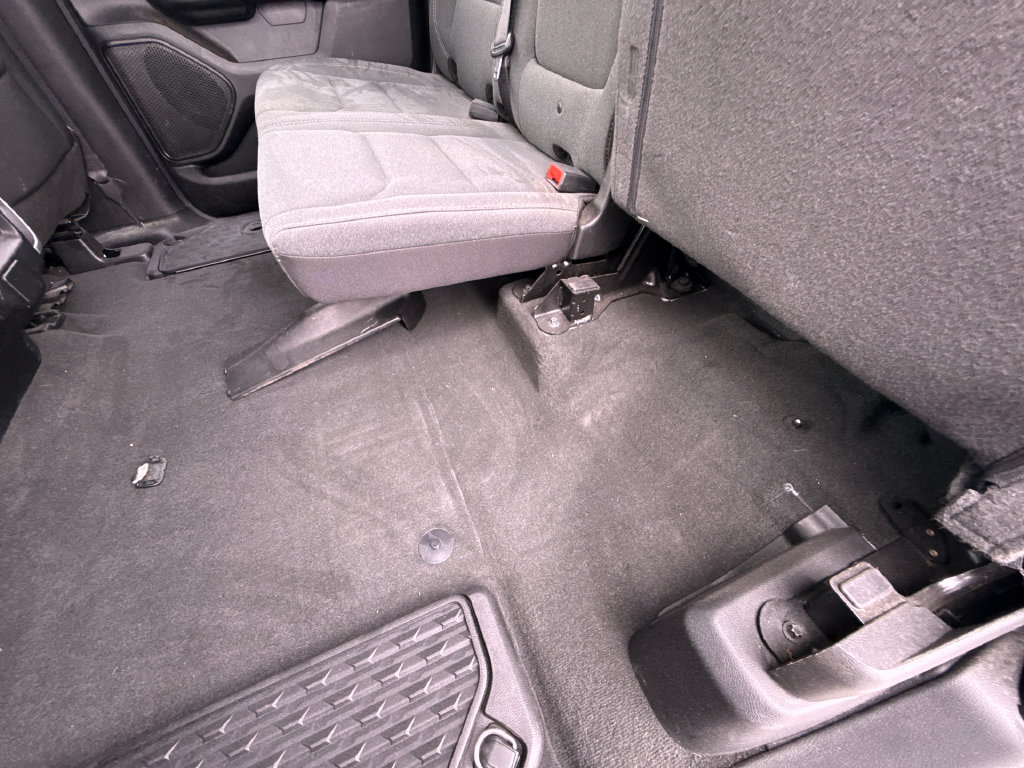 Used 2023 RAM 1500 4x4 Crew Cab image 16