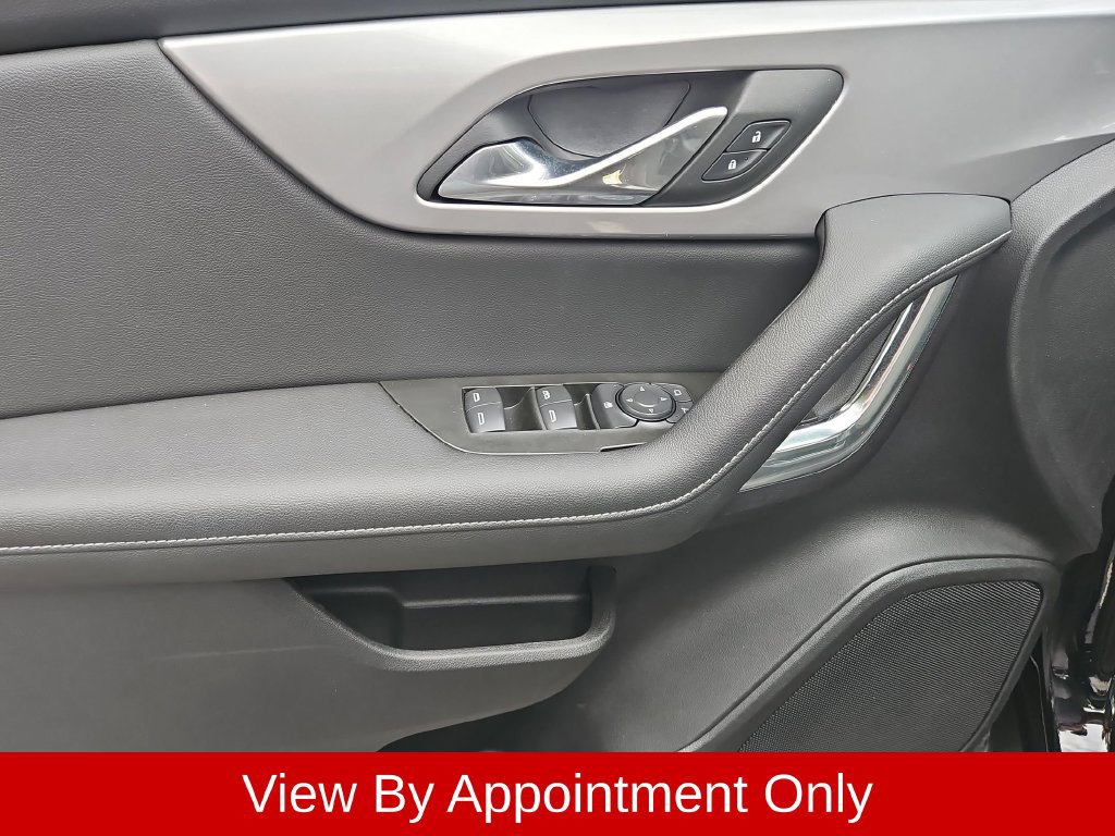 Used 2025 Chevrolet Blazer LT FWD image 11