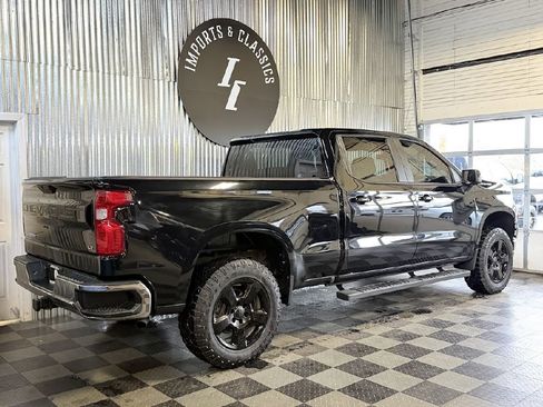 Used 2020 Chevrolet Silverado 1500 LT image 3