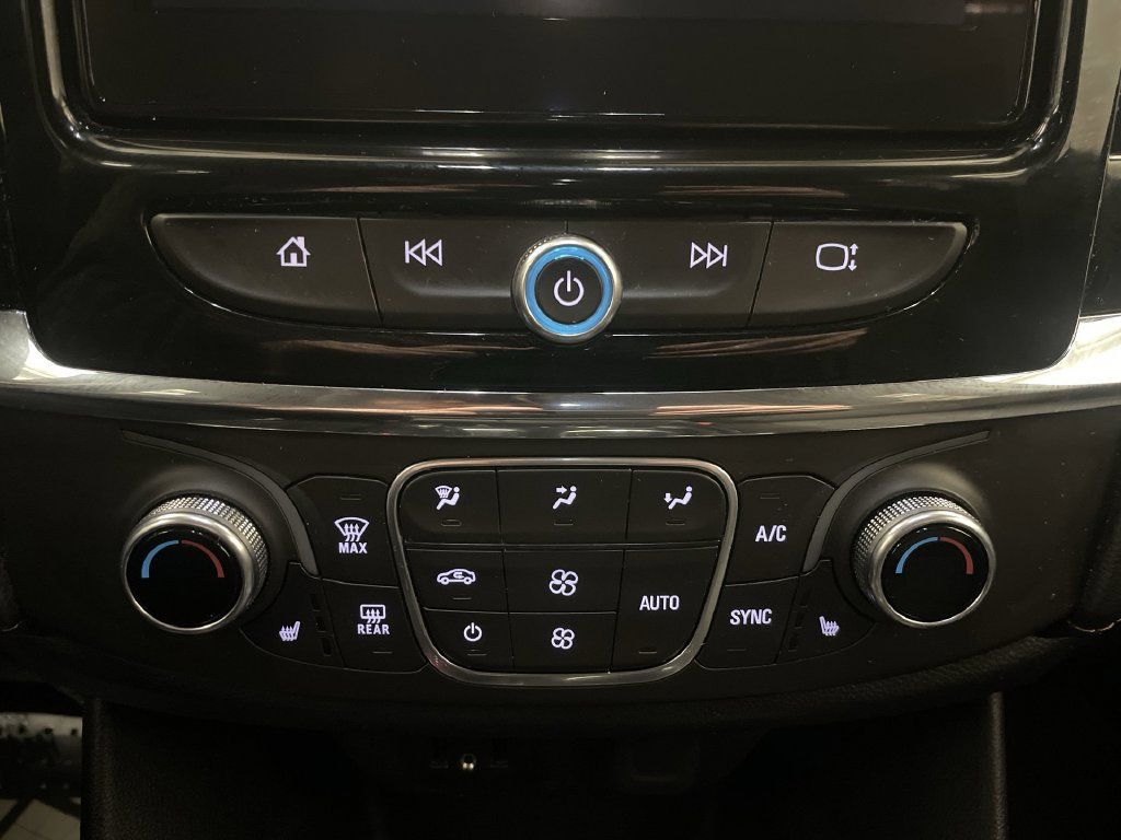 Used 2018 Chevrolet Traverse LT FWD image 11