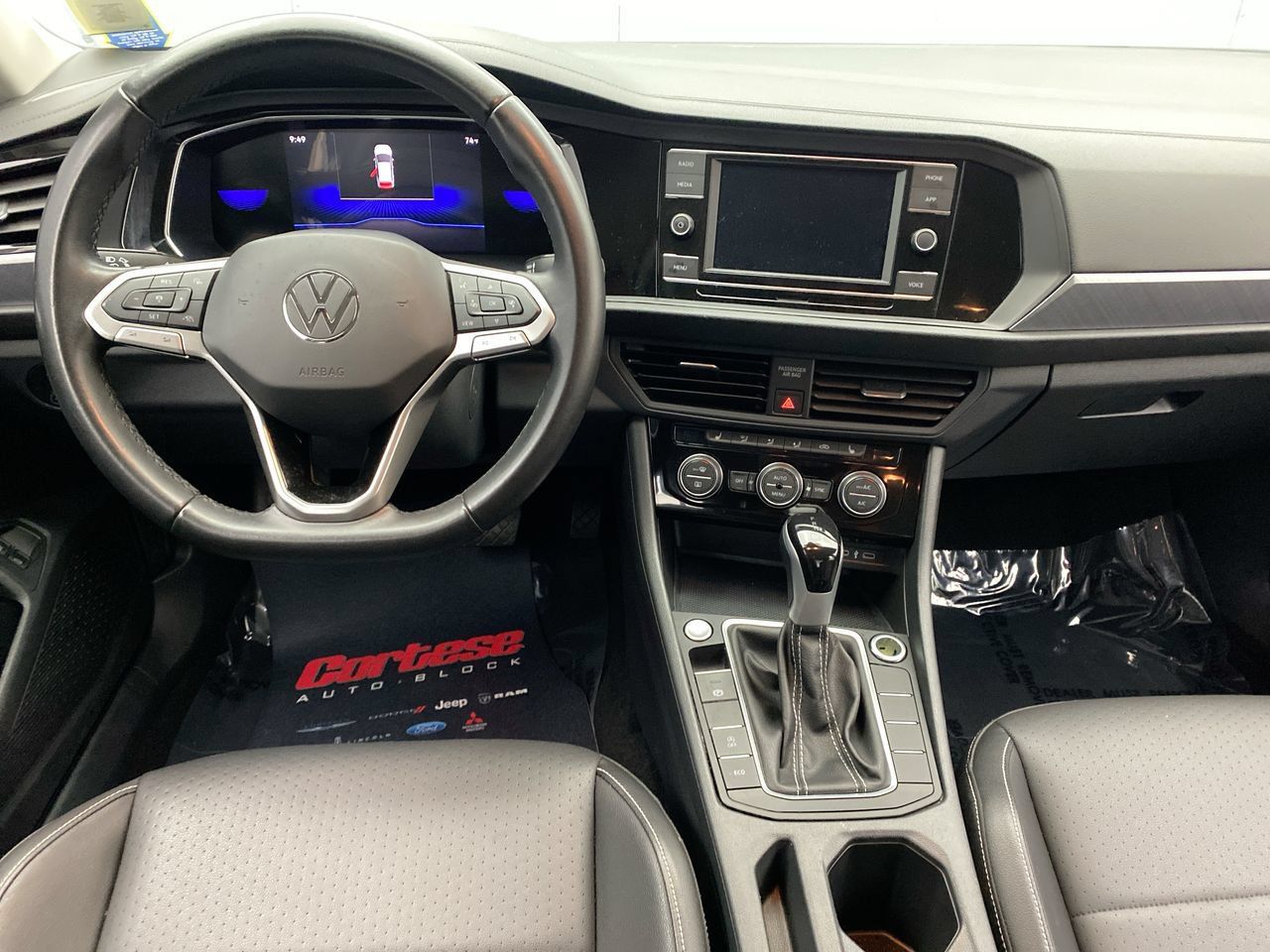 Used 2024 Volkswagen Jetta SE FWD image 15