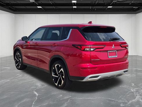 Used 2023 Mitsubishi Outlander 4WD Plug-In Hybrid image 3