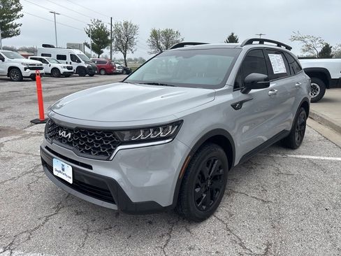 Used 2022 Kia Sorento S w/ Panoramic Sunroof Package AWD/4WD image 12