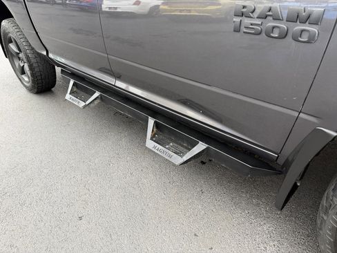 Used 2017 RAM 1500 Big Horn image 9