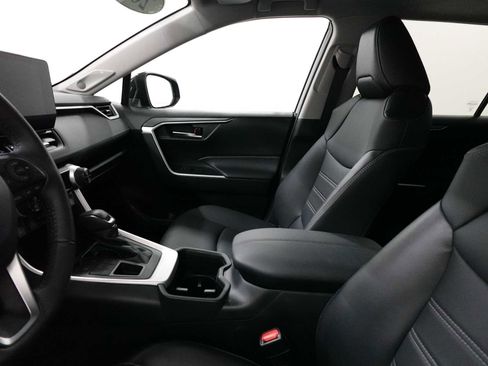 Used 2023 Toyota RAV4 XLE Premium image 13