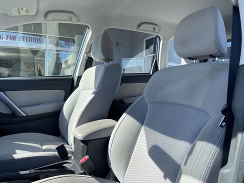Used 2015 Subaru Forester 2.5i w/ Alloy Wheel Package image 18