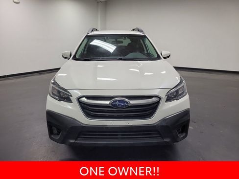 Used 2022 Subaru Outback Premium image 3