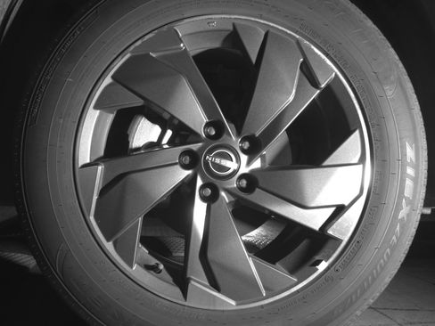 Used 2025 Nissan Rogue SV image 12