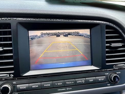 Used 2017 Hyundai Elantra SE FWD image 22