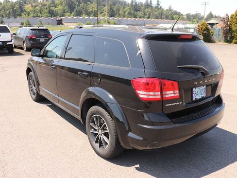 Used 2017 Dodge Journey SE w/ Flexible Seating Group FWD image 7