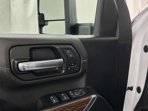 Used 2023 Chevrolet Silverado 3500 High Country image 12
