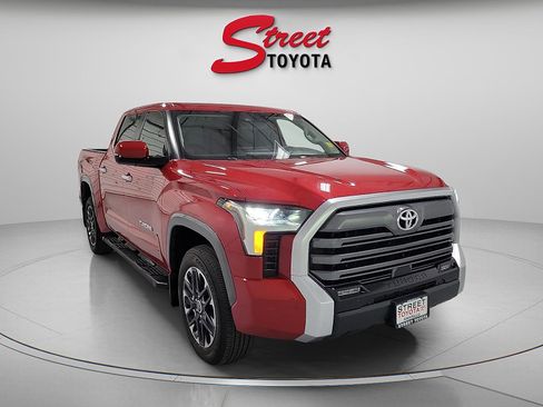 Used 2024 Toyota Tundra Limited w/ Power Package AWD/4WD image 5