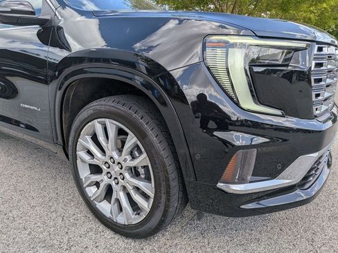 Used 2024 GMC Acadia Denali w/ Super Cruise Package FWD image 10