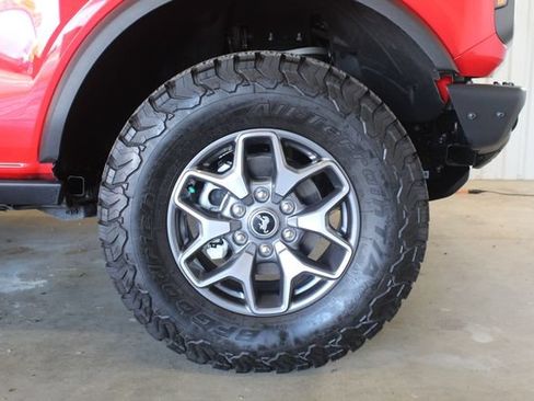 Used 2024 Ford Bronco Badlands AWD/4WD image 24