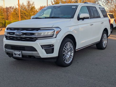 Certified 2024 Ford Expedition Limited image 8
