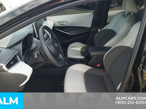Used 2025 Toyota Corolla XSE FWD image 16