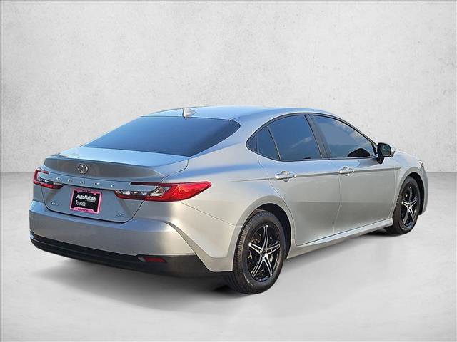 Used 2025 Toyota Camry LE FWD image 5