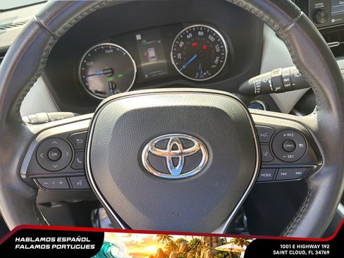 Used 2022 Toyota RAV4 XLE Premium AWD/4WD image 15