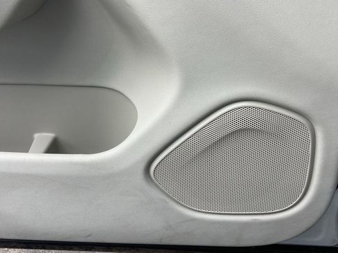 Used 2023 Volvo XC60 B5 Plus image 21