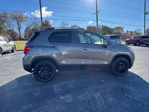 Used 2022 Chevrolet Trax LT w/ Sport Edition image 6