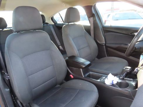 Used 2017 Chevrolet Cruze LT image 39