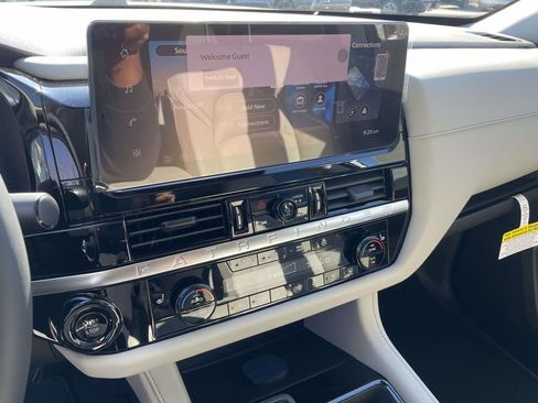 New 2026 Nissan Pathfinder SL image 15