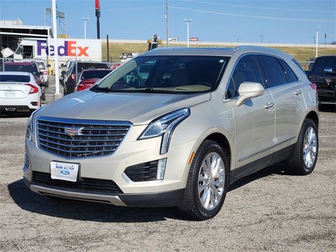 Used 2017 Cadillac XT5 Platinum image 3