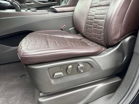 Certified 2022 Cadillac Escalade Premium Luxury Platinum w/ LPO, Radiant Package image 19