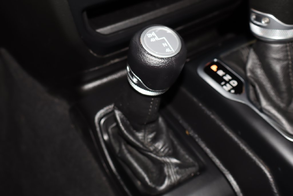 Used 2020 Jeep Wrangler Sport AWD/4WD image 30