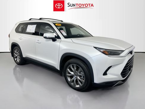 Used 2025 Toyota Grand Highlander AWD Hybrid image 1