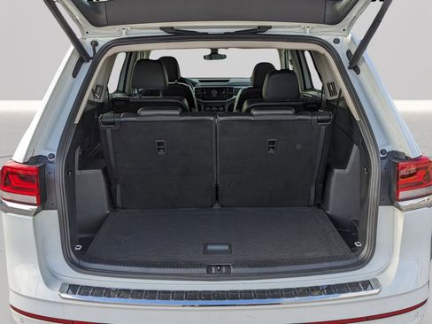 Certified 2022 Volkswagen Atlas SEL R-Line AWD/4WD image 10