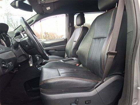 Used 2019 Dodge Grand Caravan GT image 13