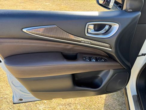 Used 2019 INFINITI QX60 Luxe w/ Essential Package image 31