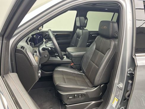 Certified 2025 Chevrolet Suburban High Country w/ Sun And Tow Package AWD/4WD image 12