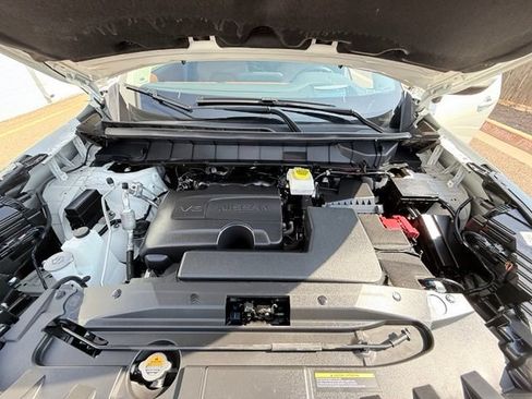 Certified 2024 Nissan Pathfinder Platinum FWD image 21