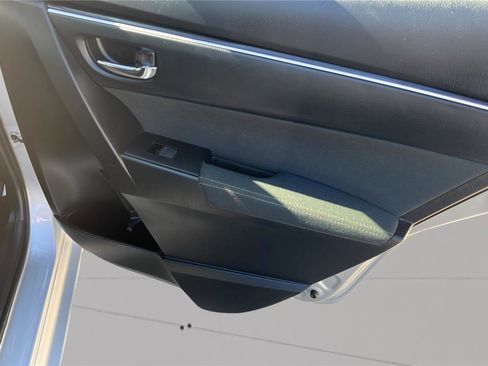 Used 2017 Toyota Corolla LE image 21