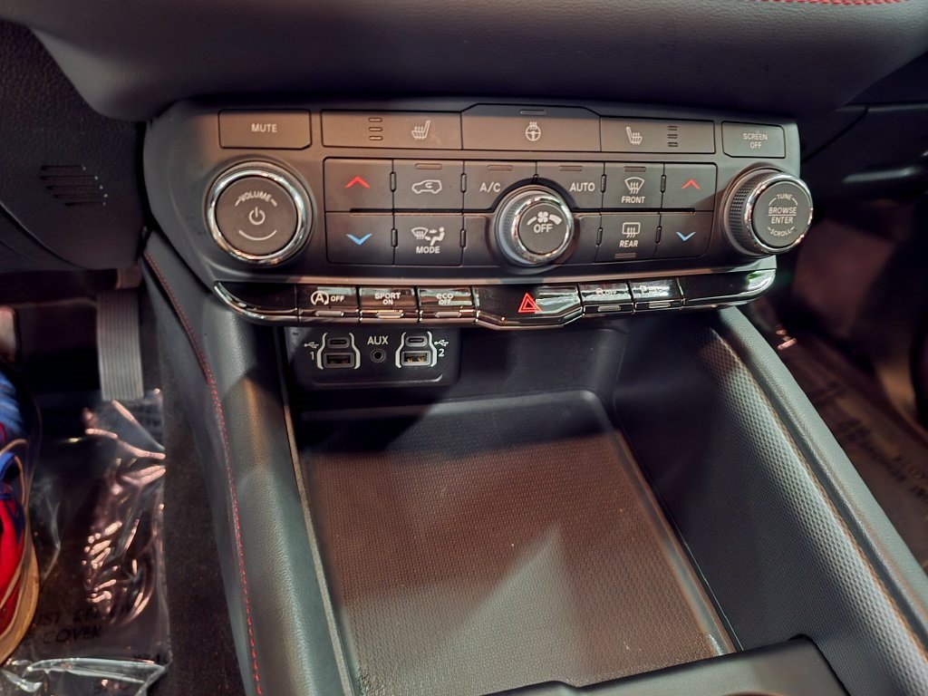Used 2025 Dodge Durango GT RWD image 26