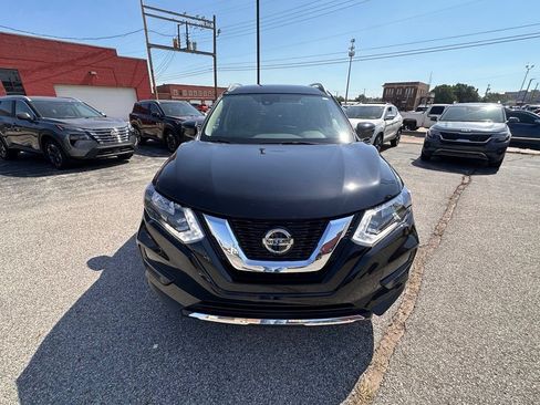 Used 2020 Nissan Rogue SV w/ Premium Package FWD image 10