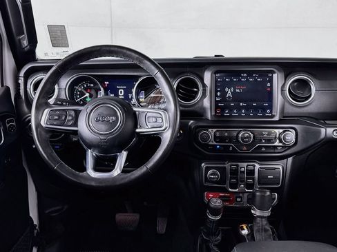 Used 2023 Jeep Wrangler Unlimited Rubicon 4xe w/ Cold Weather Group AWD/4WD image 13