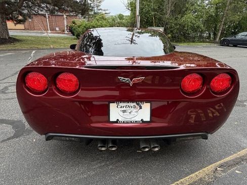 Used 2007 Chevrolet Corvette Coupe w/ Performance Package RWD image 15
