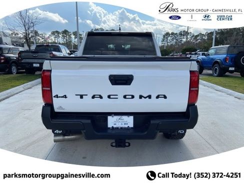 Used 2024 Toyota Tacoma SR image 5