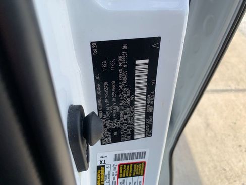 Used 2020 Toyota Highlander Platinum image 38